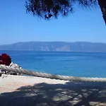 بيت للعطل House Summer Breeze Pinezići